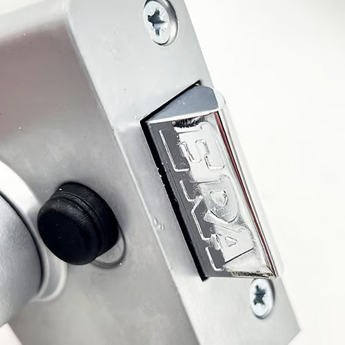 1630 Deadlocking Nightlatch